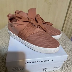 Steve Madden Lancer Sneaker